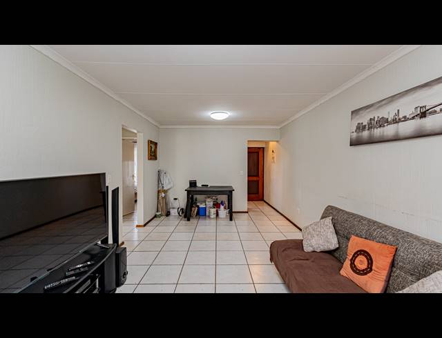 2 BEDROOM APARTMENT TO LET IN FAIRLAND